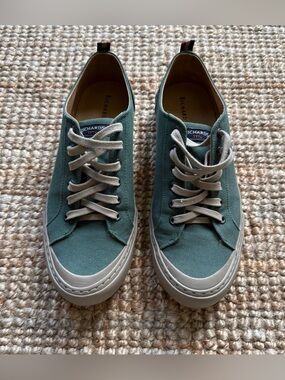 Richards Brazil Canvas Sneakers – Green Minimal Style – Size 8.5